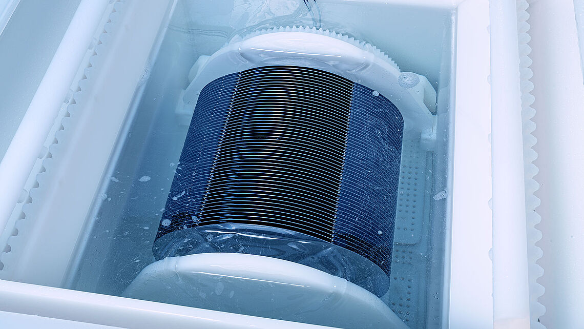 تمیز کردن ویفر نیمه هادی چیست؟